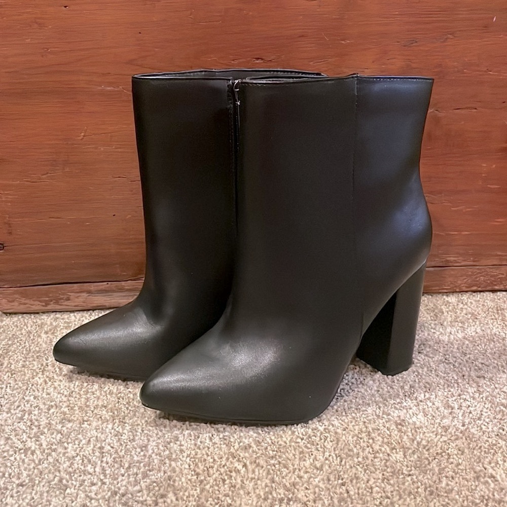 ShoeDazzle Rosamund Block Heel Bootie
